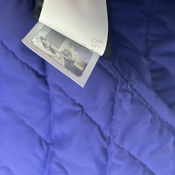 North Face Thermoball Quilted Puffer Vest Women's Size Medium Purple - Picture 8 of 11